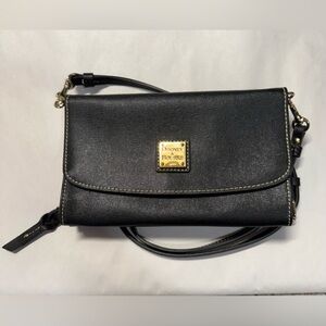 Dooney & Bourke crossbody wallet/pruse